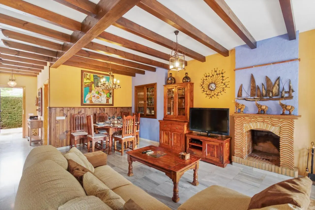 Villa Estilo Mediterranea Con Piscina, Jardin, Bbq Y Jacuzzi - Villa Bel Air Real Estepona 0*,  Spain